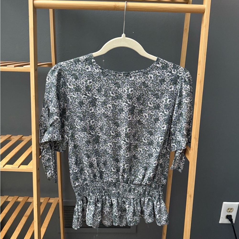 Elegant Floral Women's Blouse - Green and White